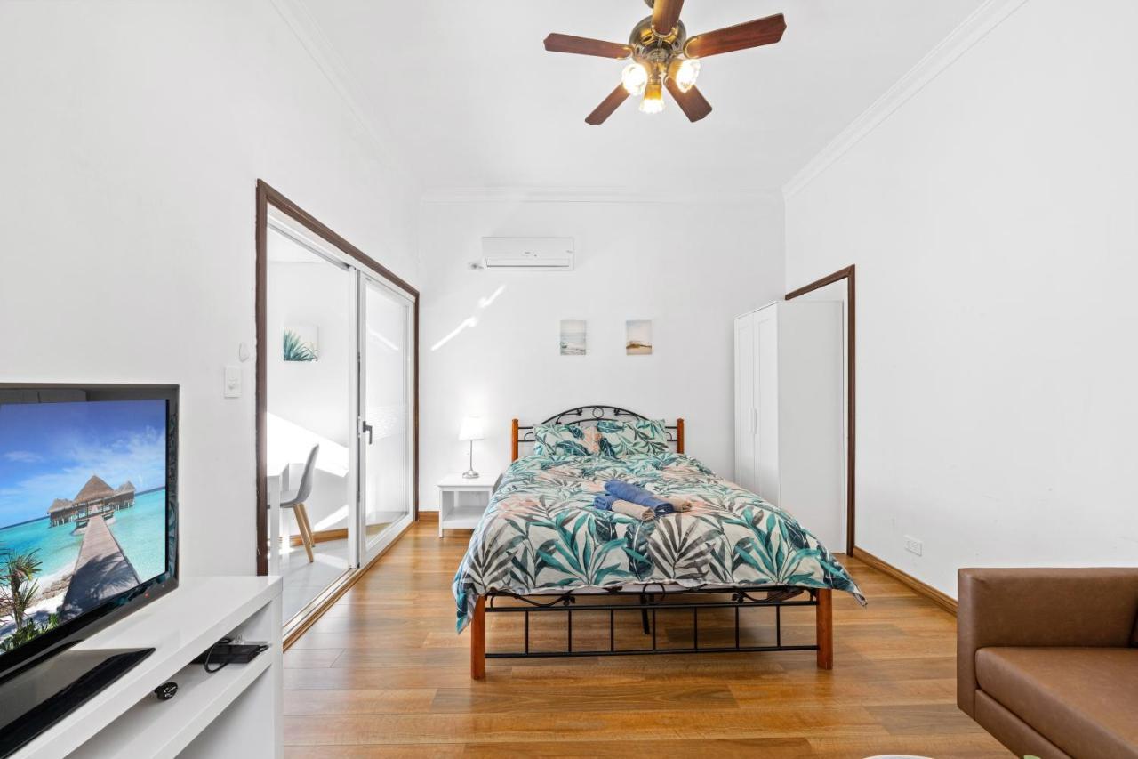 Spacious 1 Bedroom Guest House With Free Parking Sydney Exterior foto